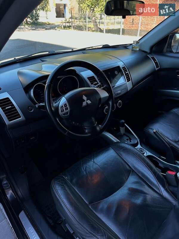 Внедорожник / Кроссовер Mitsubishi Outlander 2007 в Карловке