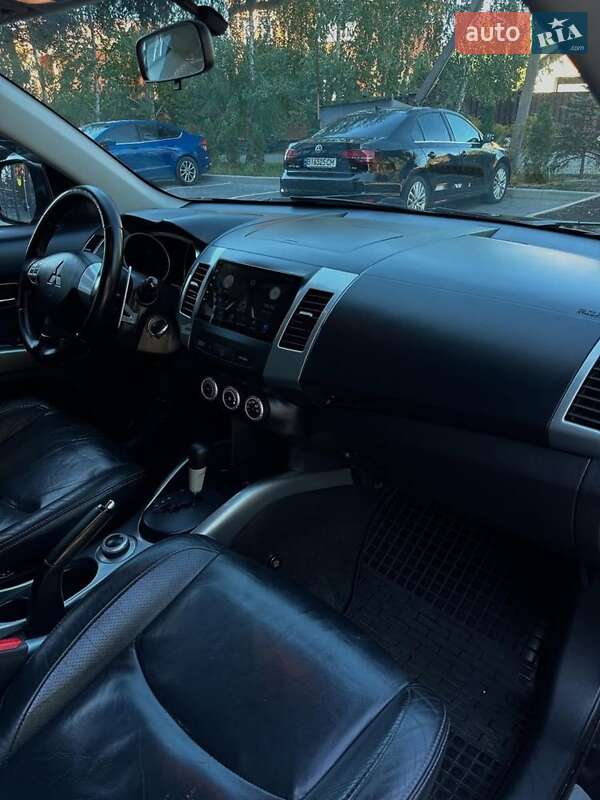 Внедорожник / Кроссовер Mitsubishi Outlander 2007 в Карловке