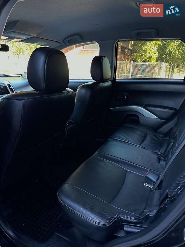 Внедорожник / Кроссовер Mitsubishi Outlander 2007 в Карловке