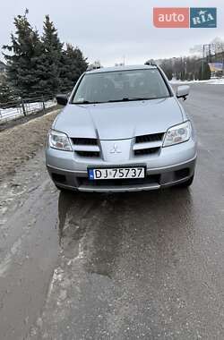 Внедорожник / Кроссовер Mitsubishi Outlander 2005 в Вараше