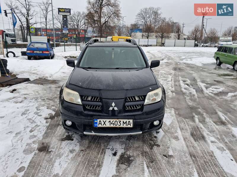 Внедорожник / Кроссовер Mitsubishi Outlander 2005 в Буче