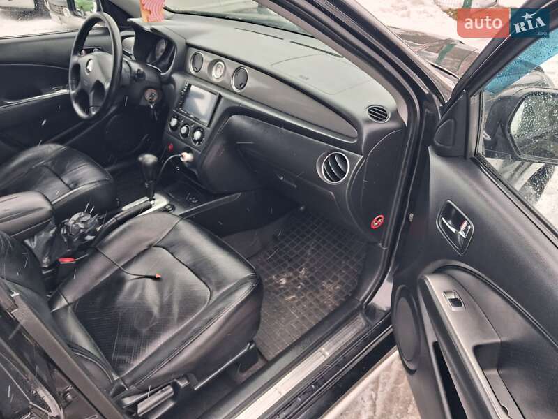 Внедорожник / Кроссовер Mitsubishi Outlander 2005 в Буче