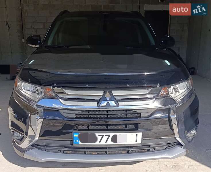Mitsubishi Outlander 2016