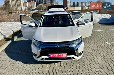 Внедорожник / Кроссовер Mitsubishi Outlander 2019 в Львове
