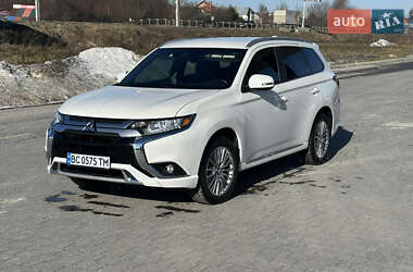 Внедорожник / Кроссовер Mitsubishi Outlander 2021 в Львове