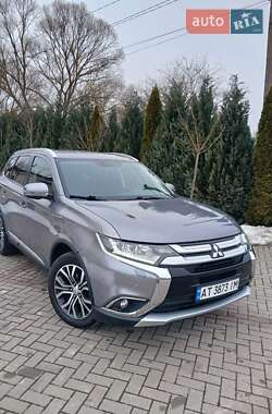 Позашляховик / Кросовер Mitsubishi Outlander 2016 в Івано-Франківську