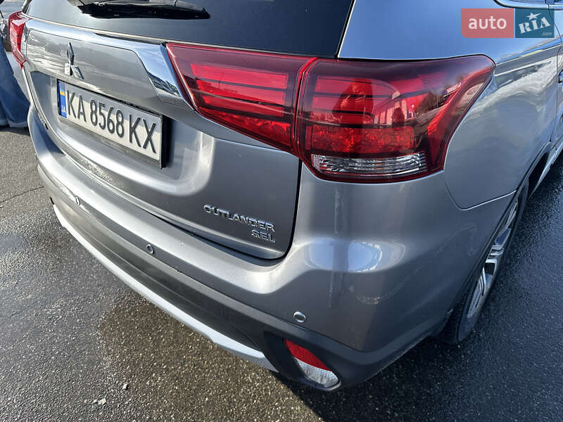 Внедорожник / Кроссовер Mitsubishi Outlander 2018 в Киеве