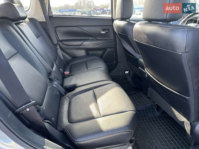 Внедорожник / Кроссовер Mitsubishi Outlander 2018 в Киеве