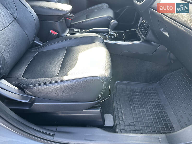 Внедорожник / Кроссовер Mitsubishi Outlander 2018 в Киеве