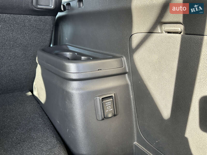 Внедорожник / Кроссовер Mitsubishi Outlander 2018 в Киеве