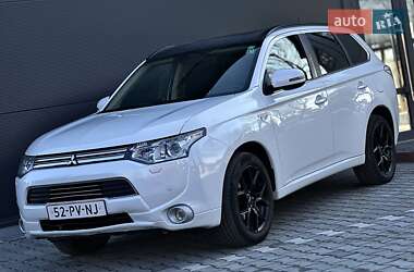 Внедорожник / Кроссовер Mitsubishi Outlander 2014 в Ивано-Франковске