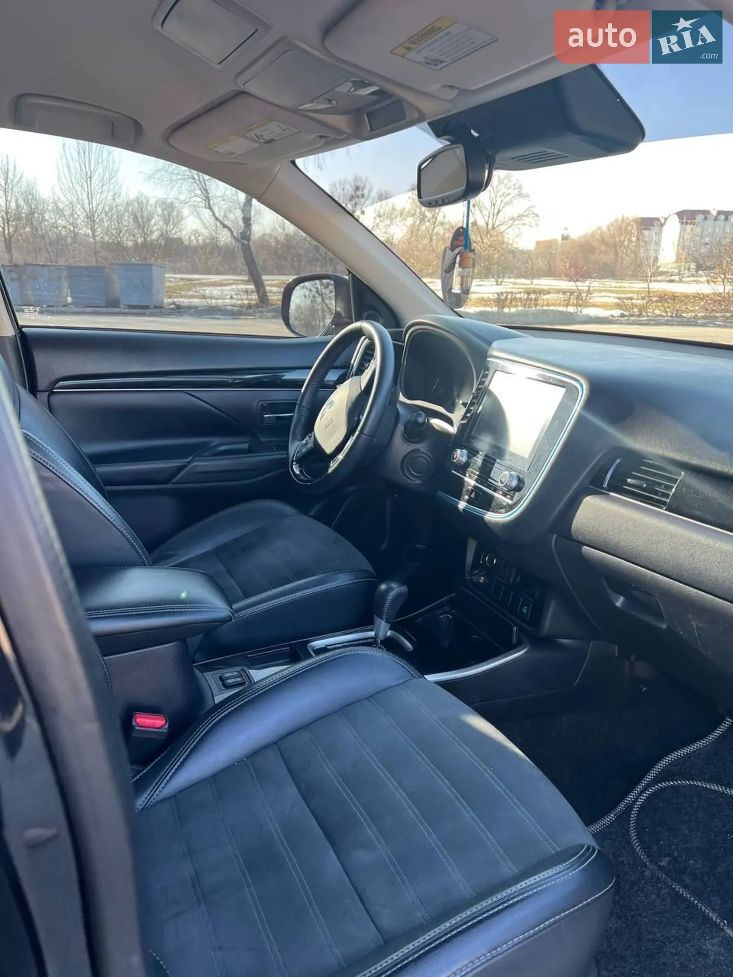2020 Mitsubishi Outlander - мініатюра 12