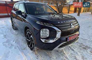 Внедорожник / Кроссовер Mitsubishi Outlander 2021 в Черкассах