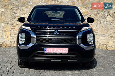 Внедорожник / Кроссовер Mitsubishi Outlander 2023 в Ровно