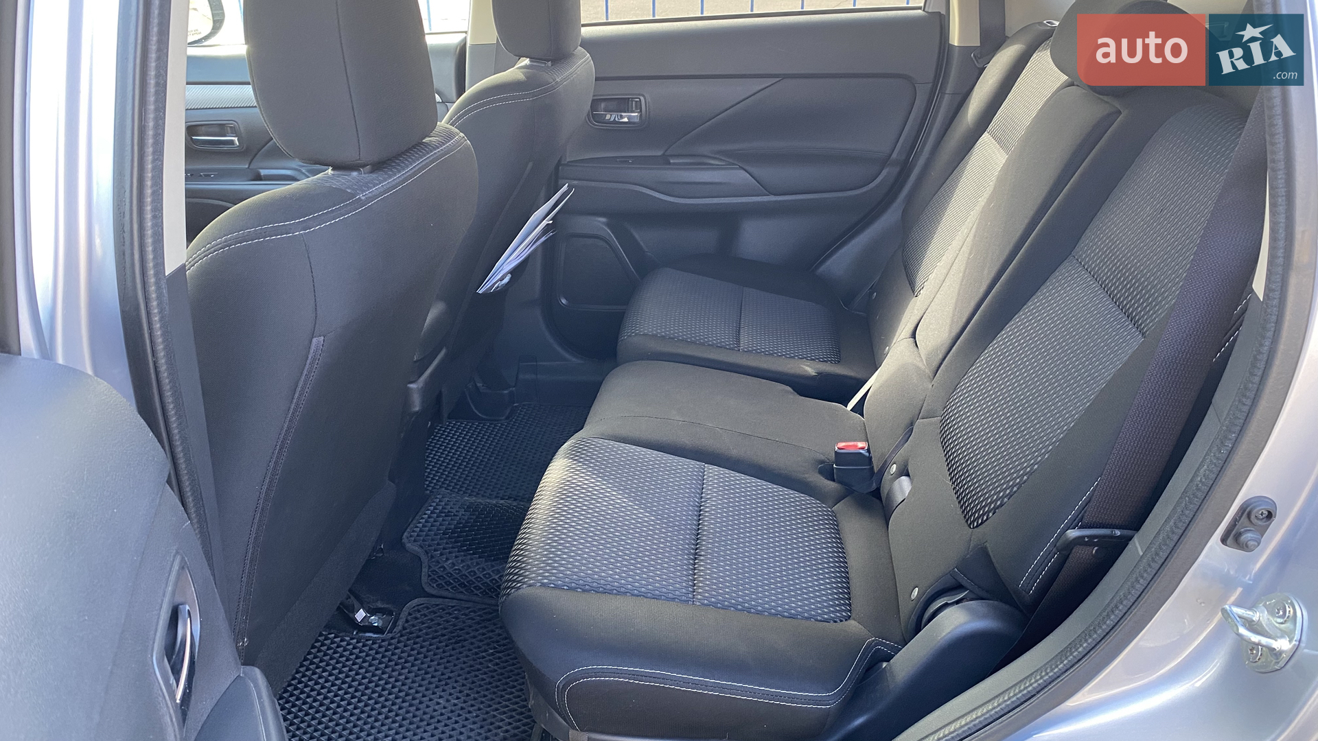 2016 Mitsubishi Outlander - мініатюра 18