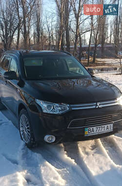 Внедорожник / Кроссовер Mitsubishi Outlander 2013 в Киеве