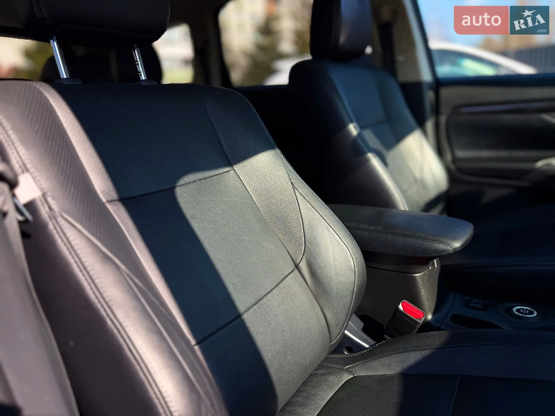 2016 Mitsubishi Outlander - мініатюра 20