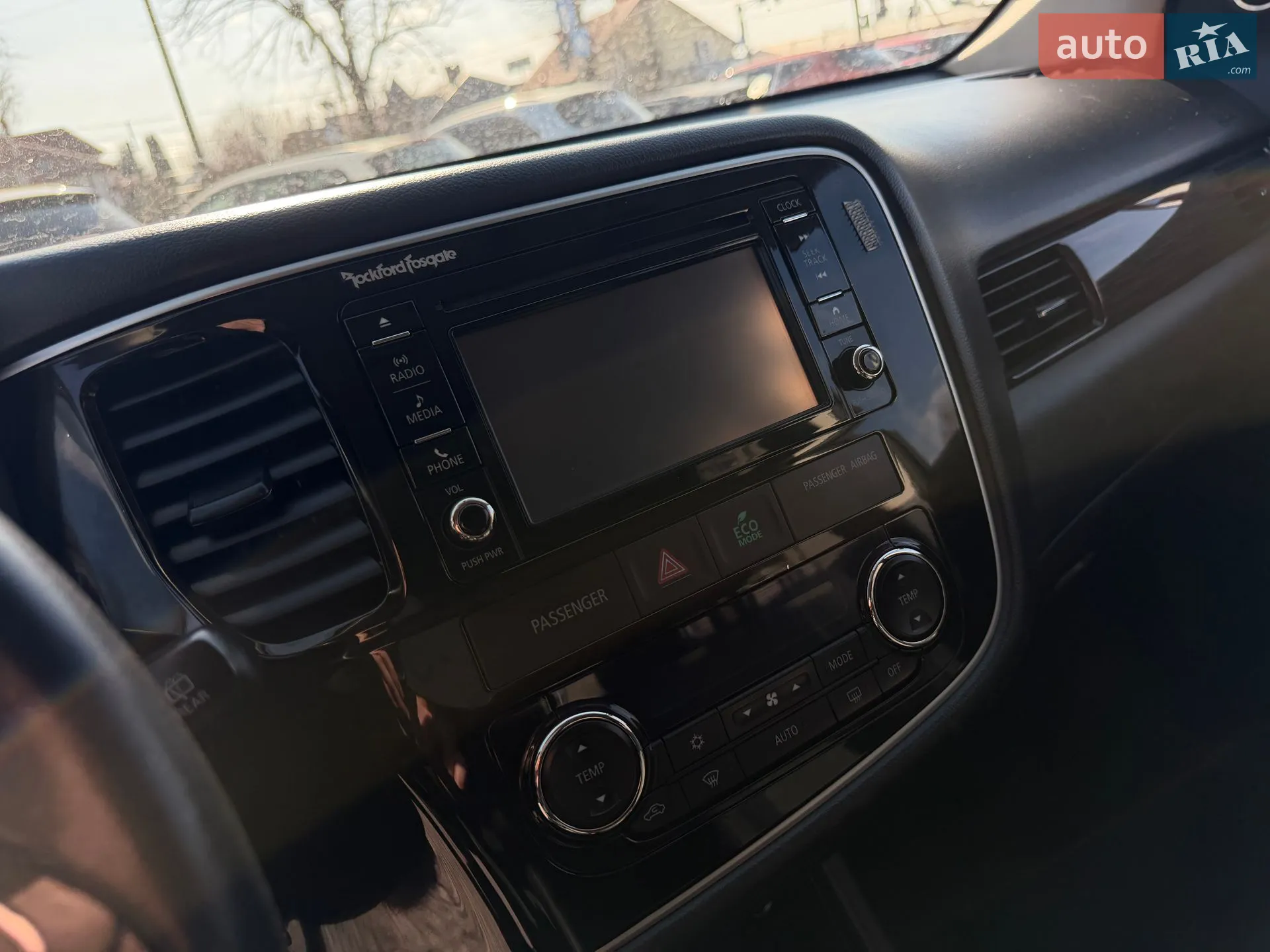 2016 Mitsubishi Outlander - мініатюра 28