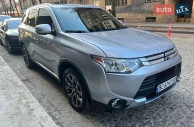 Внедорожник / Кроссовер Mitsubishi Outlander 2014 в Львове
