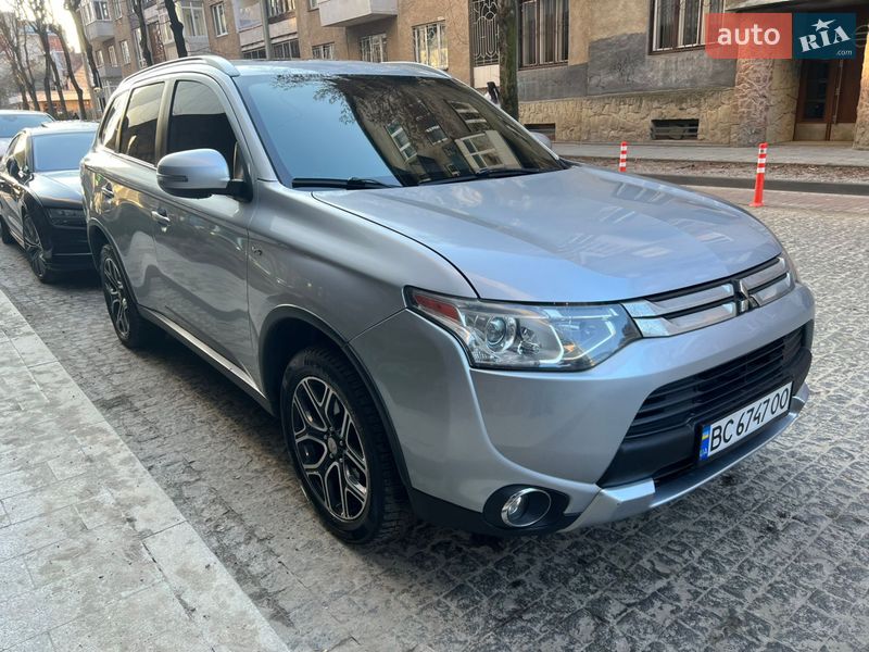 Mitsubishi Outlander 2014