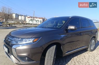 Внедорожник / Кроссовер Mitsubishi Outlander 2018 в Самборе