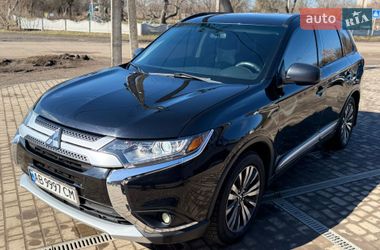 Внедорожник / Кроссовер Mitsubishi Outlander 2018 в Тульчине