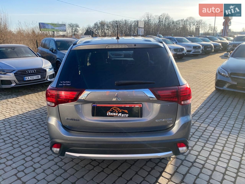 Внедорожник / Кроссовер Mitsubishi Outlander 2016 в Львове