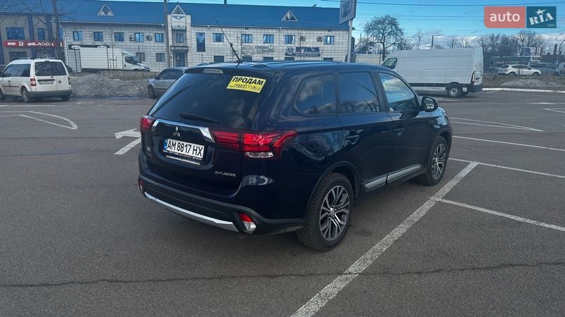 Внедорожник / Кроссовер Mitsubishi Outlander 2016 в Житомире