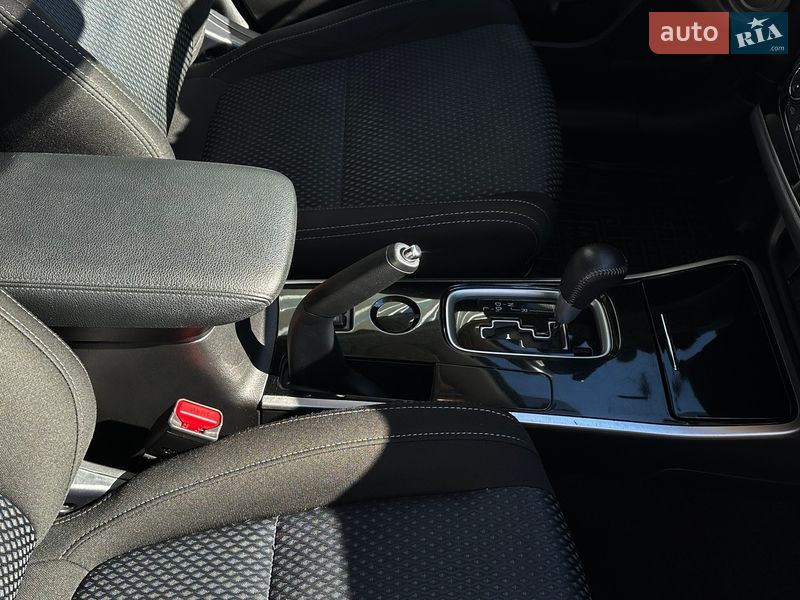 Внедорожник / Кроссовер Mitsubishi Outlander 2018 в Одессе