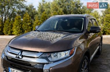 Внедорожник / Кроссовер Mitsubishi Outlander 2017 в Днепре