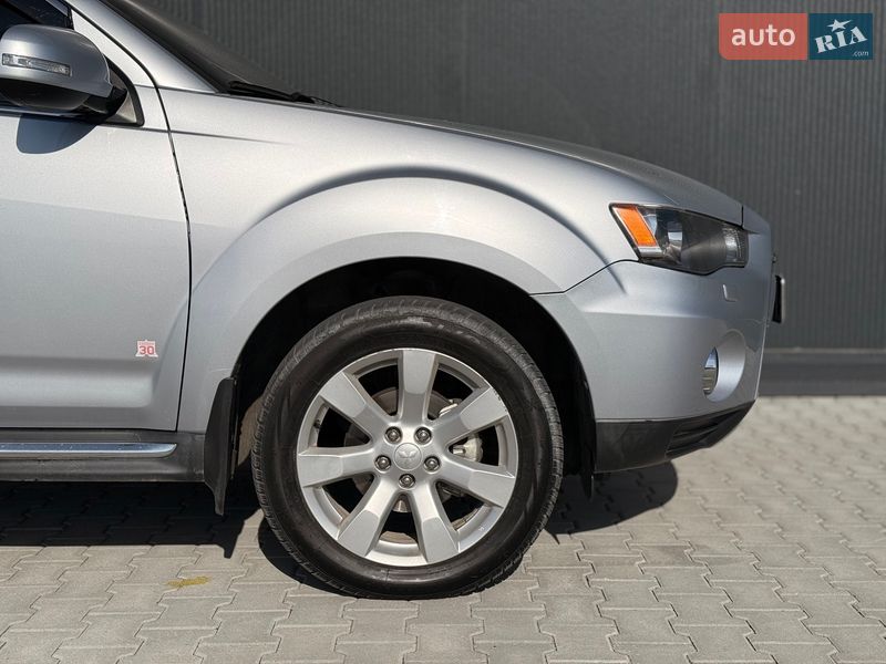 Внедорожник / Кроссовер Mitsubishi Outlander 2011 в Львове