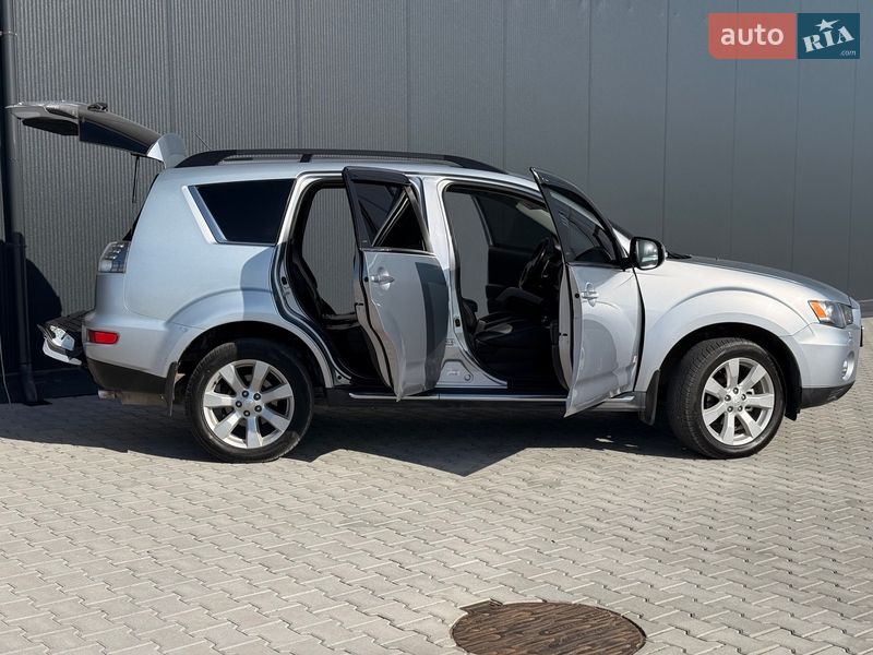 Внедорожник / Кроссовер Mitsubishi Outlander 2011 в Львове
