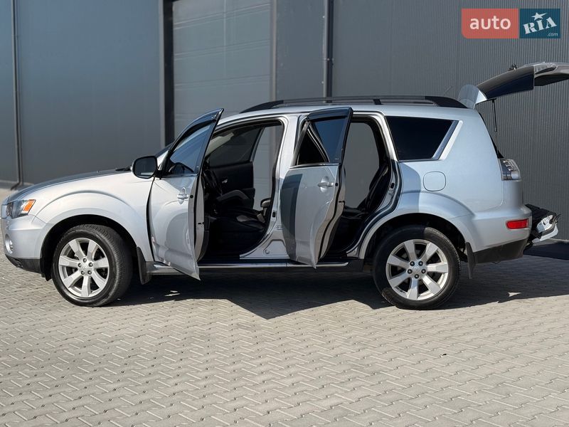Внедорожник / Кроссовер Mitsubishi Outlander 2011 в Львове