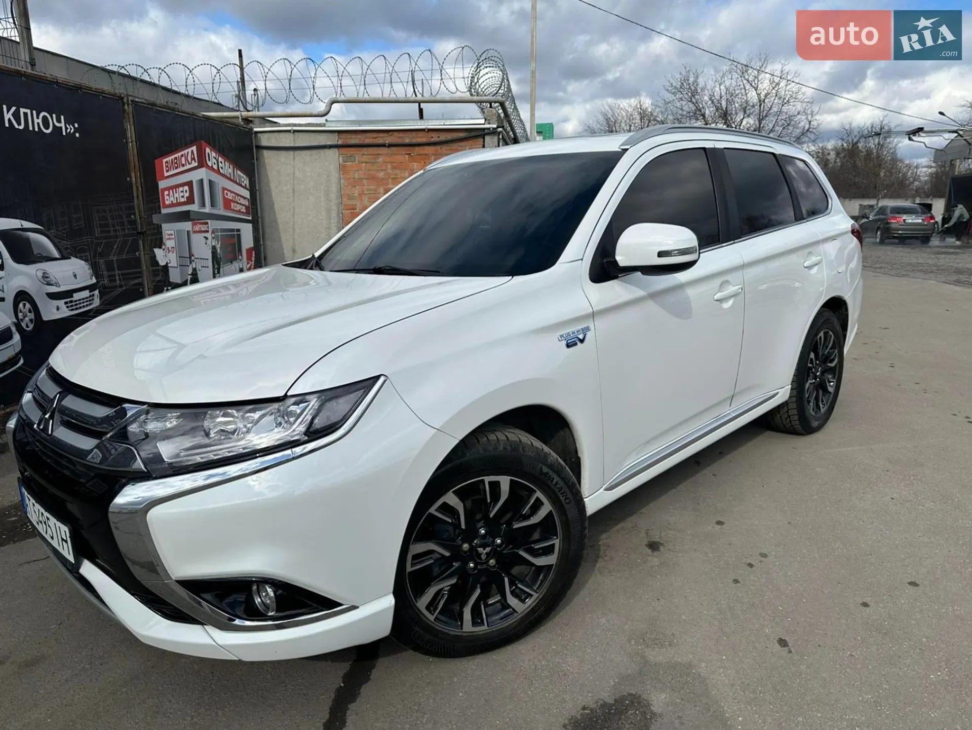 2017 Mitsubishi Outlander - мініатюра 7