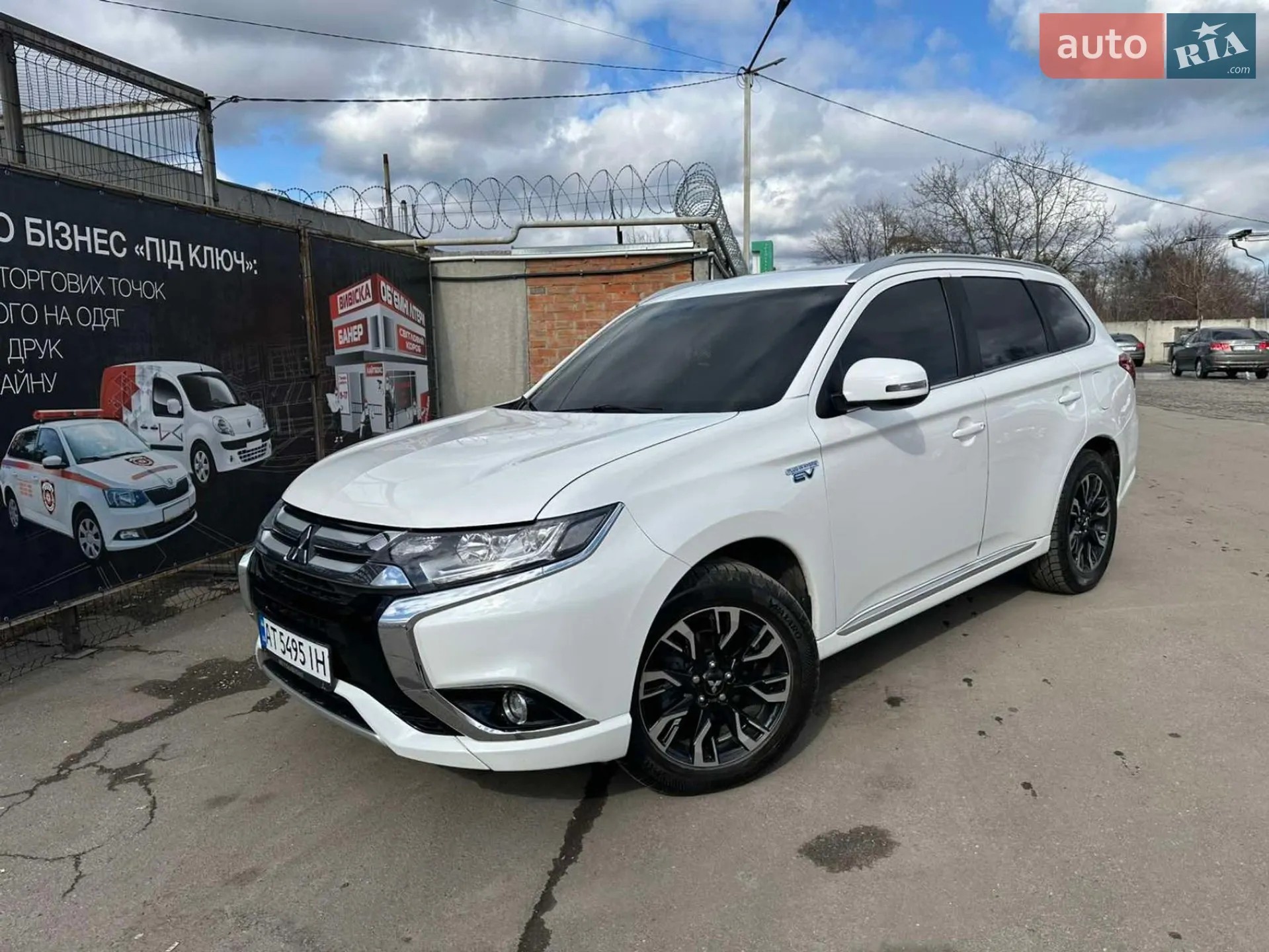 2017 Mitsubishi Outlander - мініатюра 9