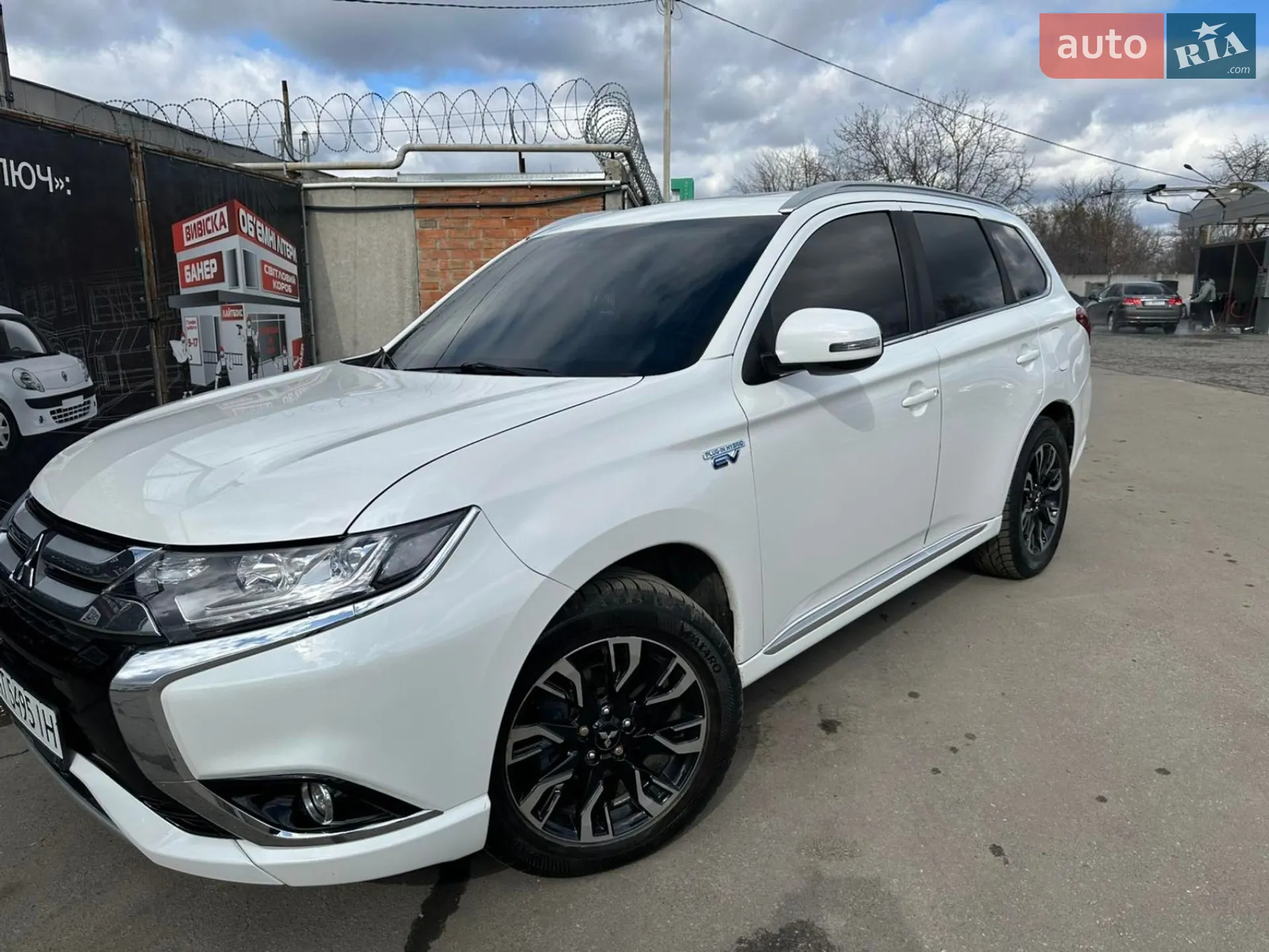 2017 Mitsubishi Outlander - мініатюра 32