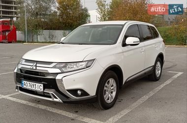 Внедорожник / Кроссовер Mitsubishi Outlander 2021 в Ужгороде