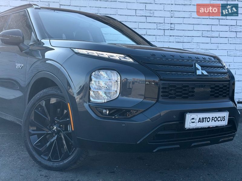 Внедорожник / Кроссовер Mitsubishi Outlander 2024 в Киеве
