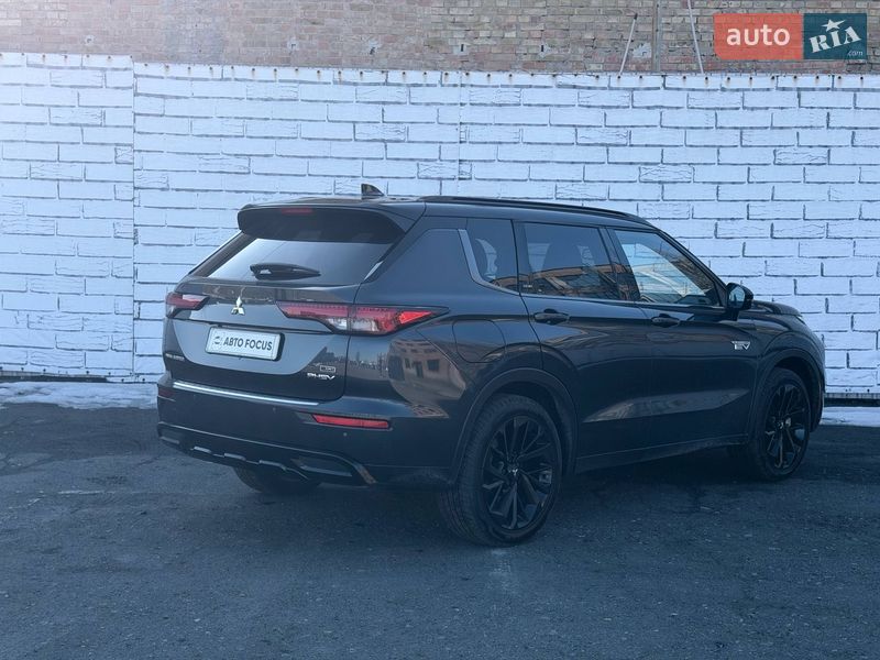 Внедорожник / Кроссовер Mitsubishi Outlander 2024 в Киеве