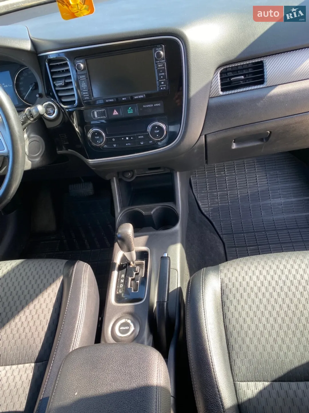 2014 Mitsubishi Outlander - мініатюра 13