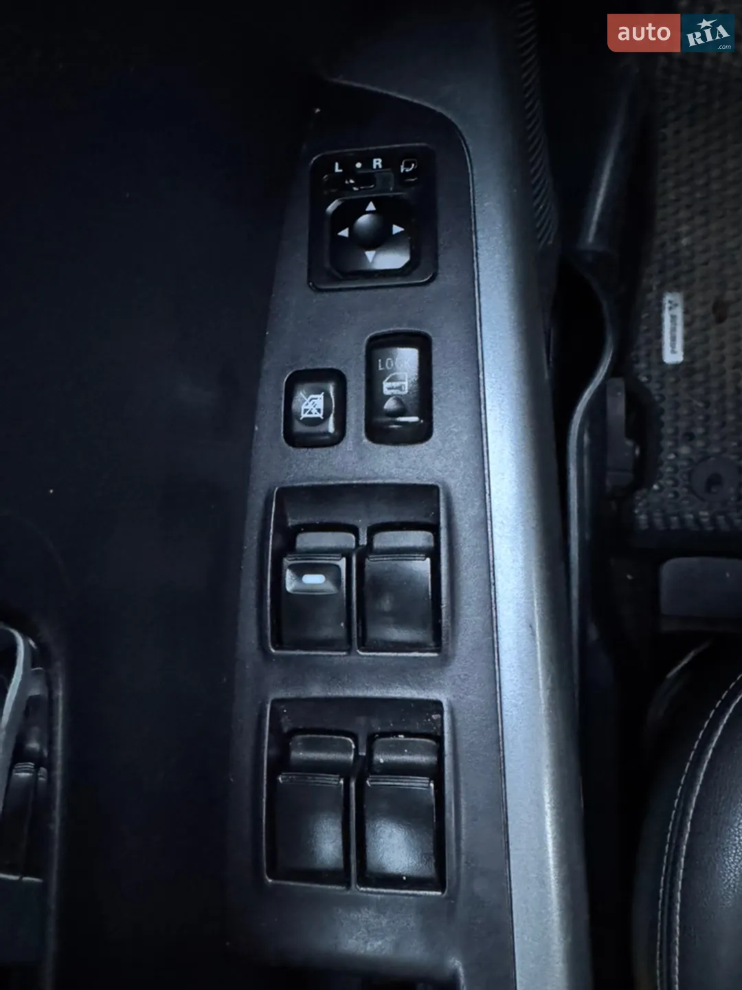 2010 Mitsubishi Outlander - мініатюра 14