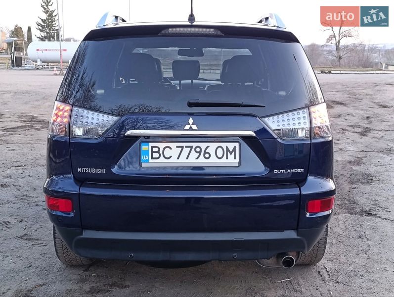Внедорожник / Кроссовер Mitsubishi Outlander 2011 в Теофиполе
