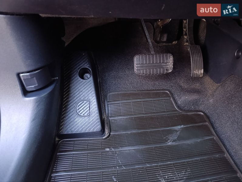 Внедорожник / Кроссовер Mitsubishi Outlander 2011 в Теофиполе