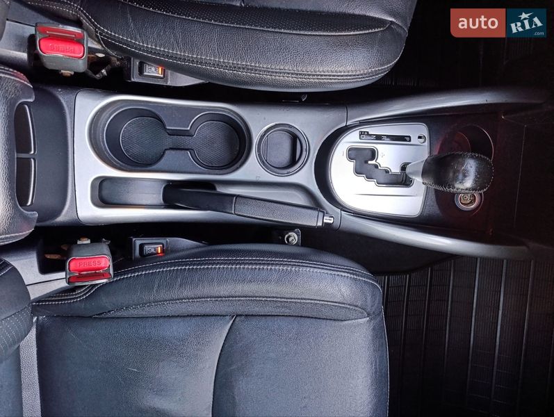 Внедорожник / Кроссовер Mitsubishi Outlander 2011 в Теофиполе