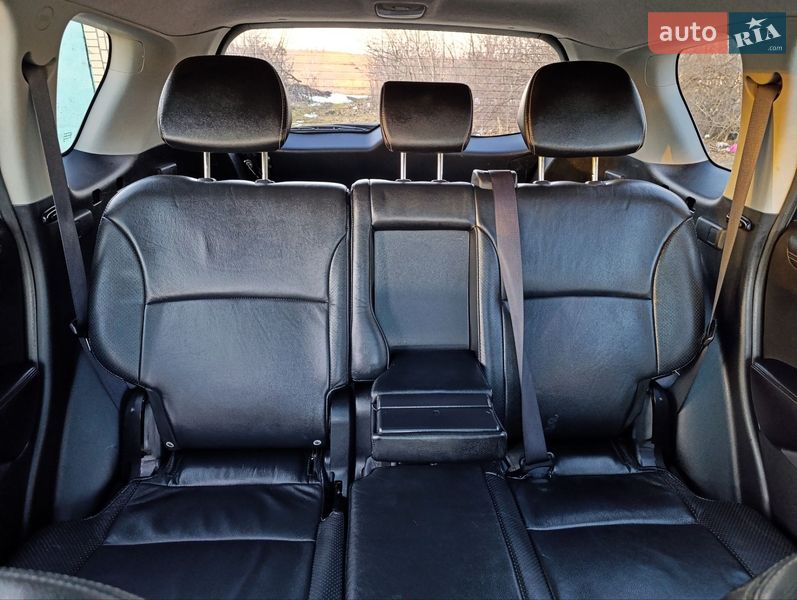 Внедорожник / Кроссовер Mitsubishi Outlander 2011 в Теофиполе