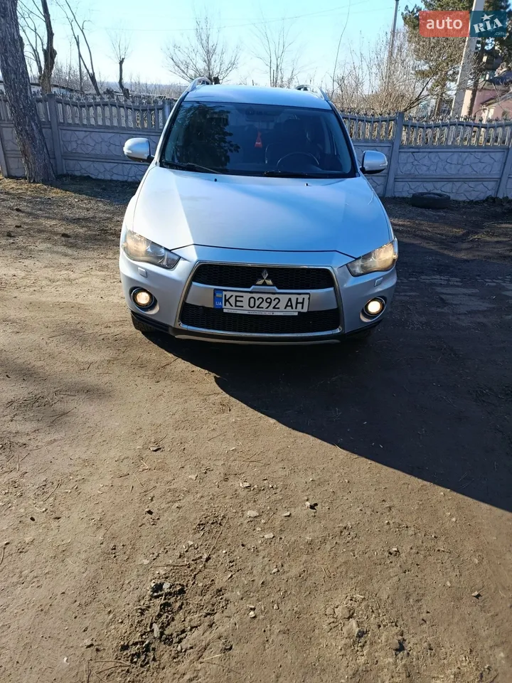 2010 Mitsubishi Outlander - мініатюра 19