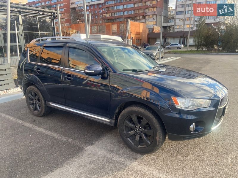 Mitsubishi Outlander 2011