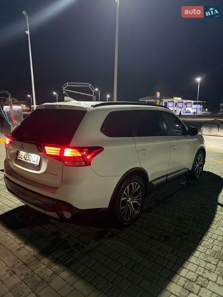 Внедорожник / Кроссовер Mitsubishi Outlander 2016 в Вознесенске