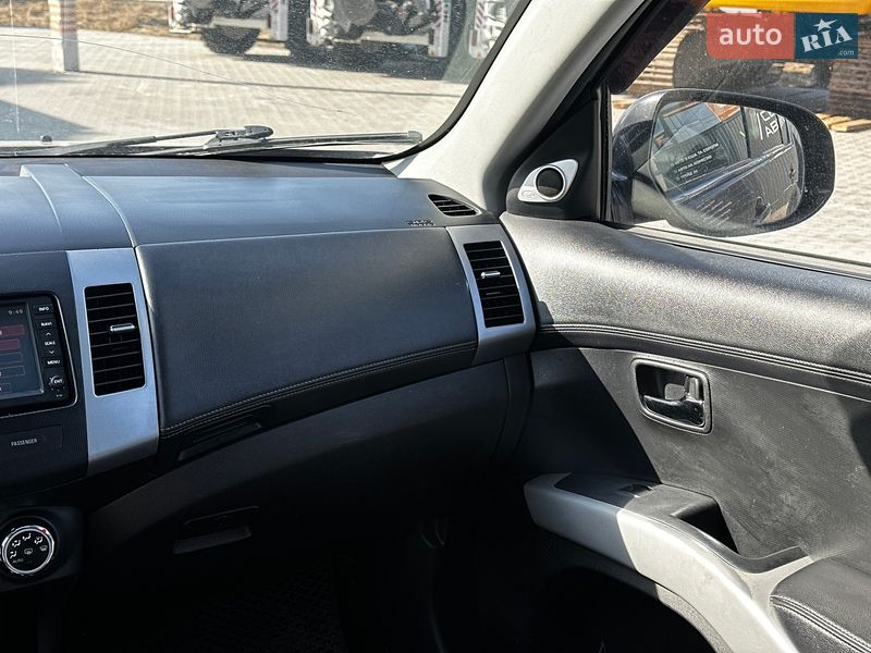 Внедорожник / Кроссовер Mitsubishi Outlander 2009 в Львове
