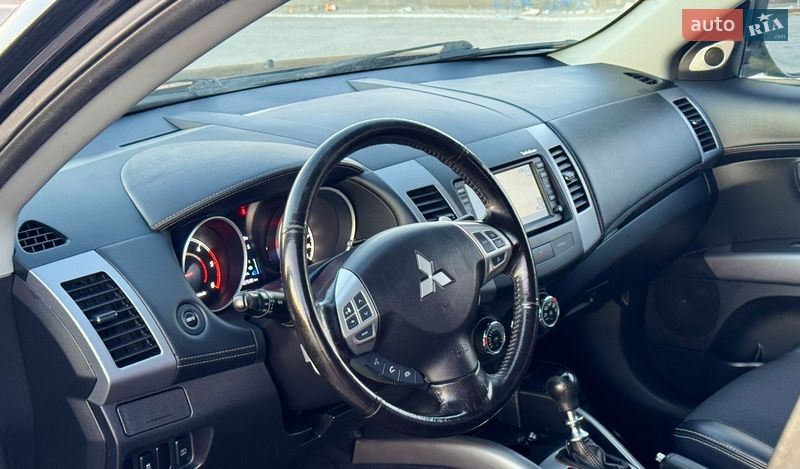 Внедорожник / Кроссовер Mitsubishi Outlander 2011 в Полтаве